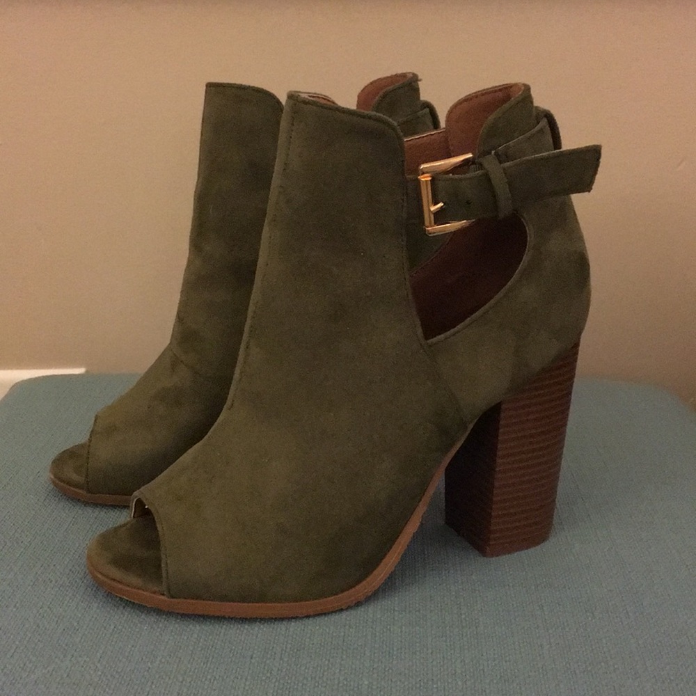 LIKE NEW Cut Out Booties